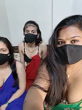 Snapshot of cutee__crazy chatting on May 30, 2026, 1:52 pm cutee crazy online show from May 30, 2026, 1:52 pm
