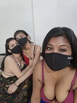 Snapshot of cutee__crazy chatting on June 14, 2026, 11:23 am cutee crazy online show from June 14, 2026, 11:23 am