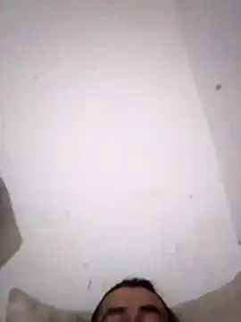 Snapshot of Luzbel666 chatting on December 19, 2025, 7:04 am Luzbel666 online show from December 19, 2025, 7:04 am