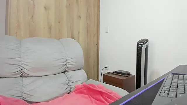 xspecialoomx online show from March 20, 2026, 12:54 pm