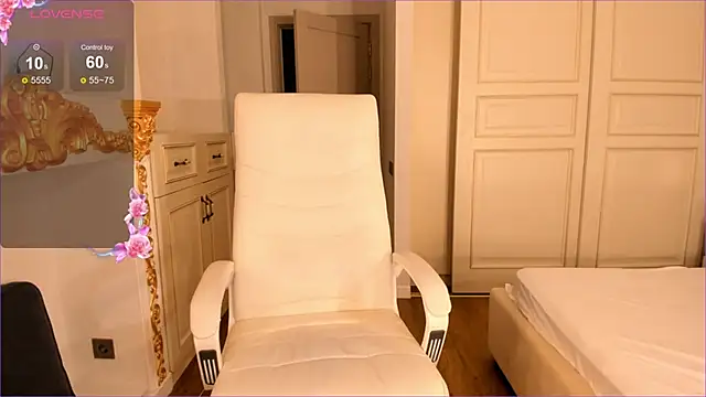 Snapshot of Sury_01 chatting on September 13, 2025, 2:17 pm Sury 01 online show from September 13, 2025, 2:17 pm