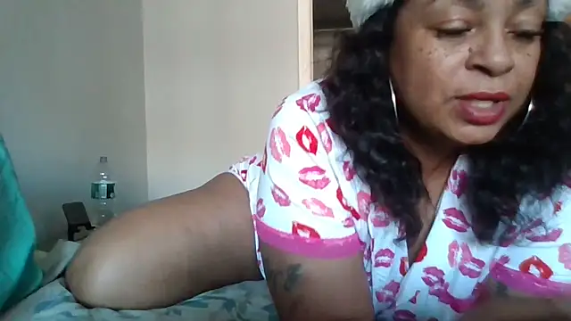 MSweetLindaParks online show from December 7, 2024, 6:26 pm
