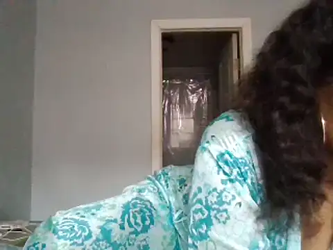 MSweetLindaParks online show from December 9, 2024, 4:47 pm