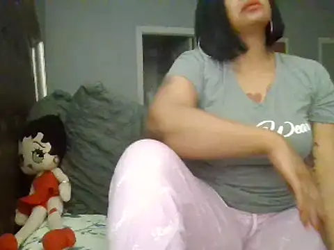 MSweetLindaParks online show from December 14, 2024, 1:06 am