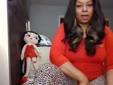 MSweetLindaParks online show from February 3, 2025, 10:36 am