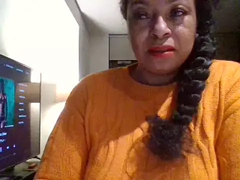 MSweetLindaParks online show from March 1, 2025, 8:02 am