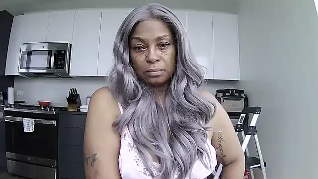 MSweetLindaParks online show from July 7, 2026, 11:25 am