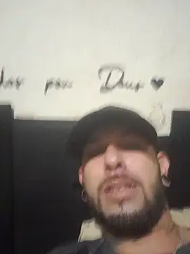 Bulldog2122 online show from October 3, 2025, 5:37 am