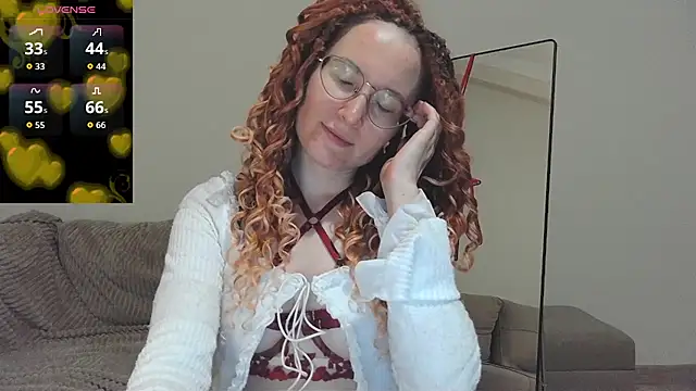 AgnesGraham online show from August 3, 2026, 9:51 pm