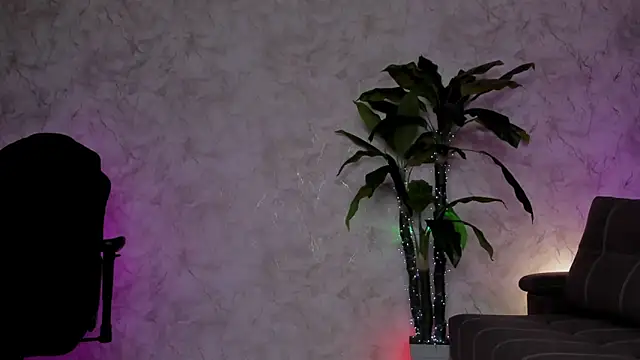 Snapshot of Emma7 chatting on February 18, 2026, 1:56 am Emma7 online show from February 18, 2026, 1:56 am