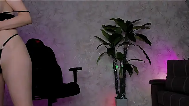 Emma7 online show from June 21, 2026, 2:14 am