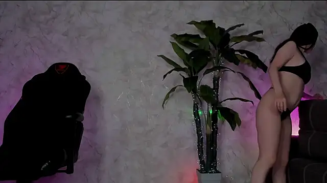 Emma7 online show from June 22, 2026, 2:02 am
