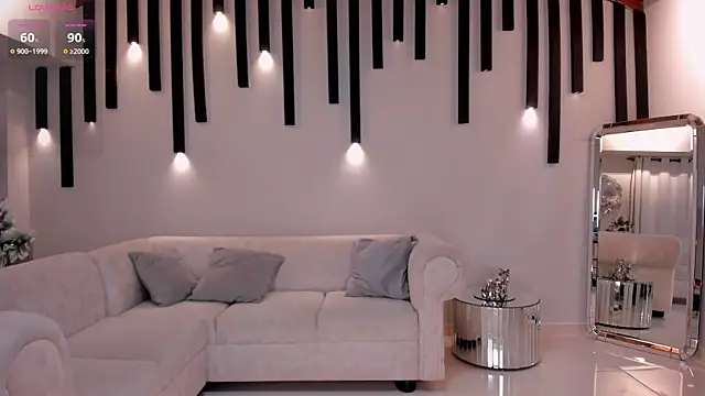 ToriCrossX online show from February 4, 2025, 8:49 pm