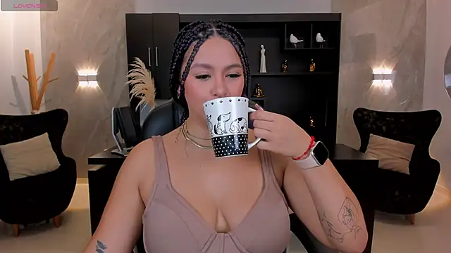 ToriCrossX online show from February 27, 2025, 12:56 pm