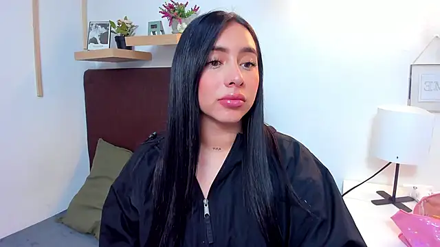isabella jade online show from December 28, 2024, 7:33 pm