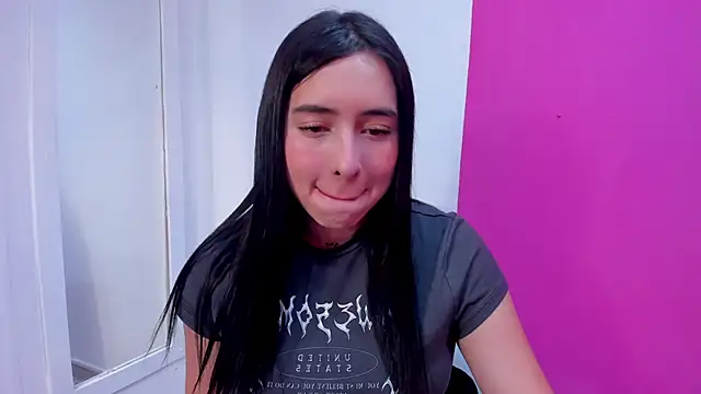 isabella jade online show from January 15, 2025, 4:54 pm