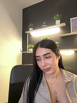 Snapshot of isabella_jade chatting on February 10, 2026, 9:19 pm isabella jade online show from February 10, 2026, 9:19 pm