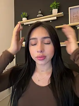 Snapshot of isabella_jade chatting on February 12, 2026, 9:21 pm isabella jade online show from February 12, 2026, 9:21 pm