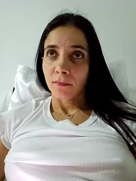 Snapshot of miaeyes chatting on December 23, 2024, 1:40 am miaeyes online show from December 23, 2024, 1:40 am