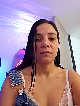 miaeyes online show from January 16, 2026, 1:26 pm