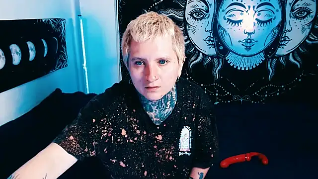 Snapshot of Marieblueeyes chatting on February 16, 2026, 1:35 am Marieblueeyes online show from February 16, 2026, 1:35 am