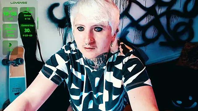 Marieblueeyes online show from July 17, 2026, 11:09 pm