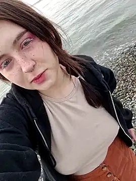 Yammy Yumi online show from March 14, 2025, 1:24 pm