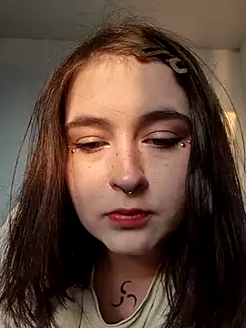 Yammy Yumi online show from November 7, 2025, 1:22 pm