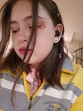 Yammy Yumi online show from November 30, 2025, 11:31 pm