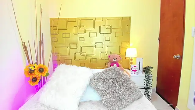 Julia Haye online show from December 7, 2024, 1:47 am