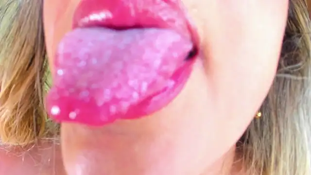 Julia Haye online show from January 5, 2025, 4:25 am