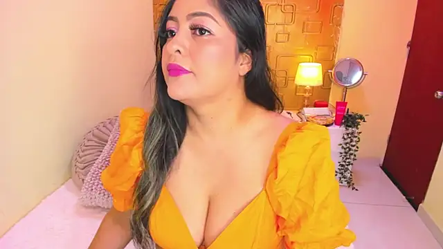 Julia Haye online show from June 21, 2026, 3:42 am