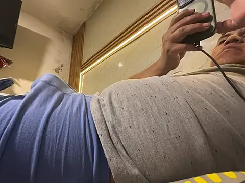 elvis0966 online show from January 13, 2026, 4:51 am