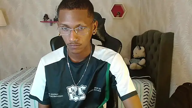 ManSant online show from October 4, 2025, 3:54 pm