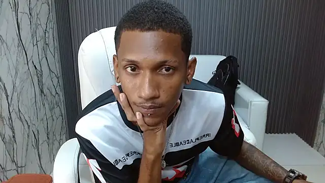 ManSant online show from October 16, 2025, 4:41 pm