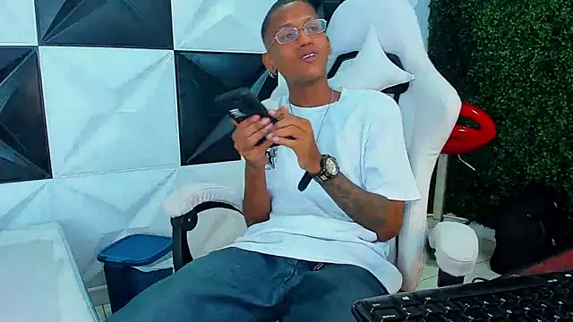 ManSant online show from November 3, 2025, 3:35 pm