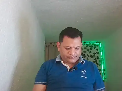 SexDiffrent online show from May 14, 2026, 4:58 pm