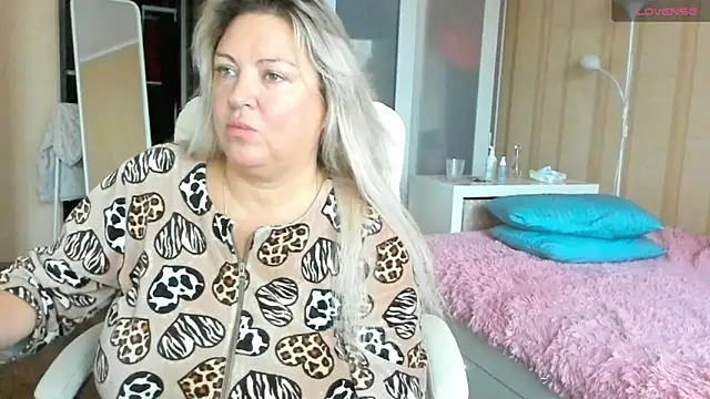 Snapshot of PamHardFuck chatting on September 20, 2025, 9:32 am PamHardFuck online show from September 20, 2025, 9:32 am