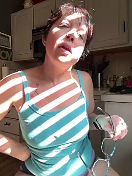 YogaHottie76 online show from January 17, 2025, 7:49 pm
