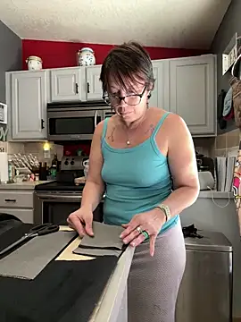 YogaHottie76 online show from January 31, 2025, 8:33 pm