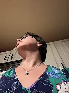 YogaHottie76 online show from February 2, 2025, 2:02 pm