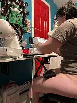 YogaHottie76 online show from February 5, 2025, 4:47 pm