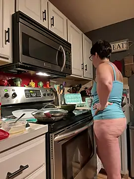 YogaHottie76 online show from March 2, 2025, 1:27 pm