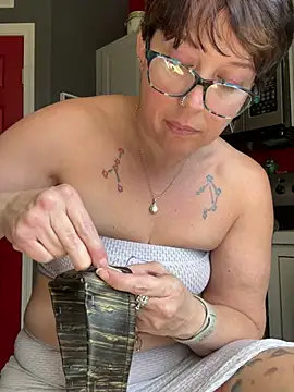YogaHottie76 online show from March 20, 2025, 5:25 pm