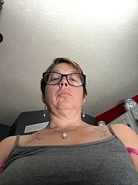 YogaHottie76 online show from September 8, 2025, 6:40 pm