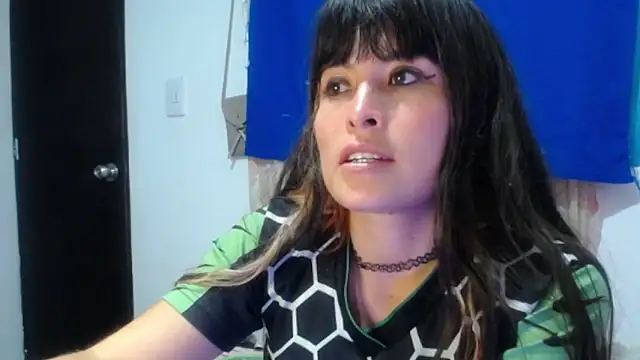 Alexandrasaenz online show from May 6, 2026, 2:19 am
