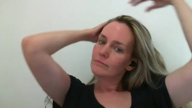 Annylove1 online show from December 23, 2024, 6:48 pm