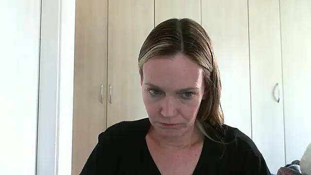 Annylove1 online show from January 13, 2025, 10:47 am