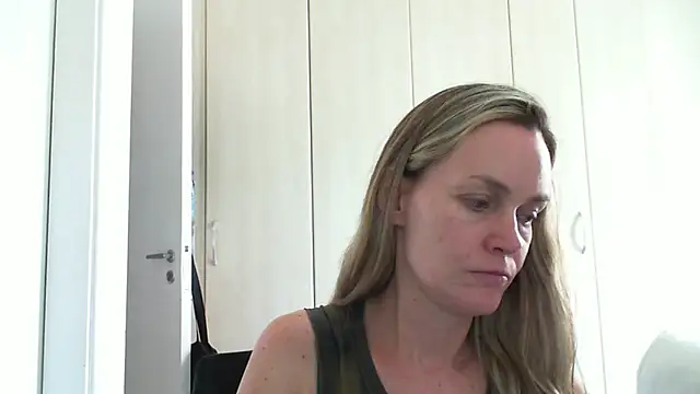 Annylove1 online show from January 16, 2025, 2:19 pm