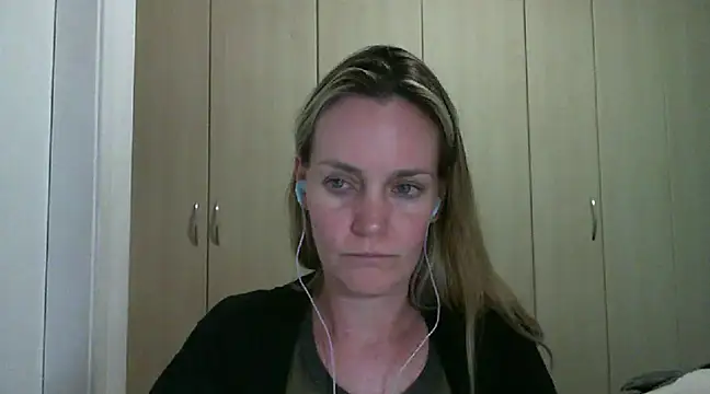 Annylove1 online show from January 16, 2025, 8:46 pm